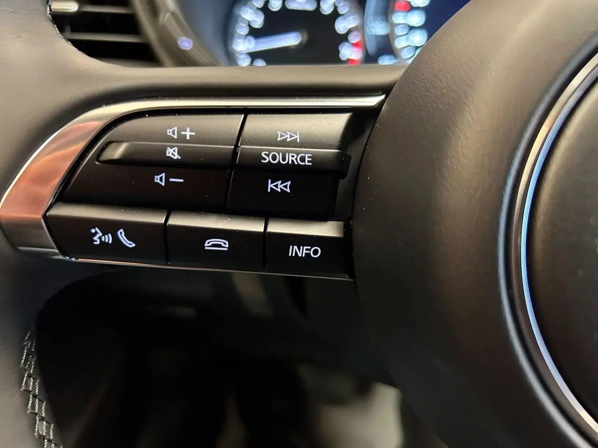 Mazda CX-30 nuova a Pavia (15)