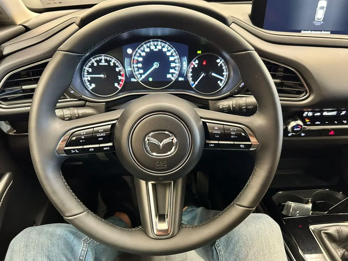 Mazda CX-30 nuova a Pavia (7)