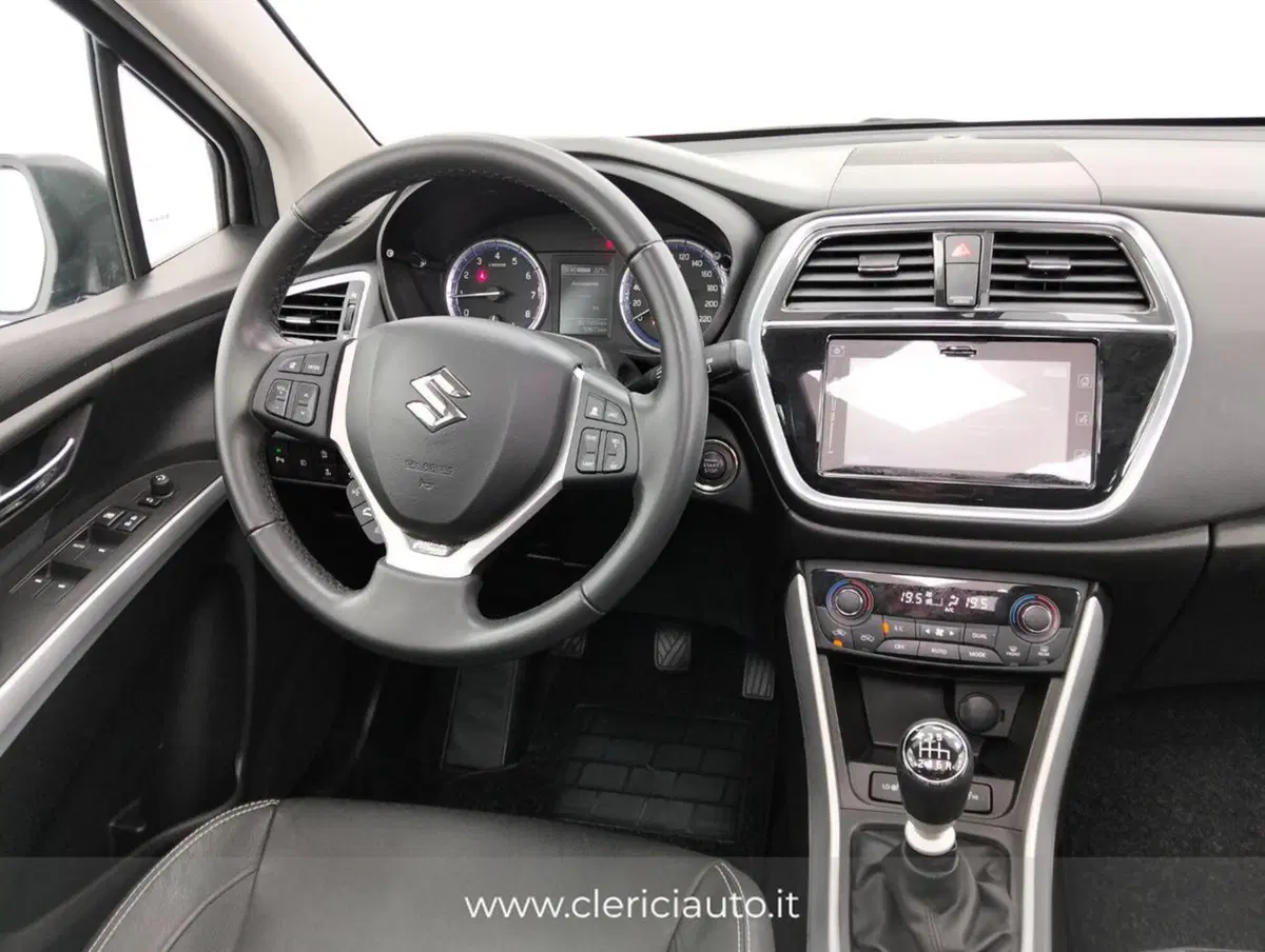 Suzuki S-Cross usata a Como (10)