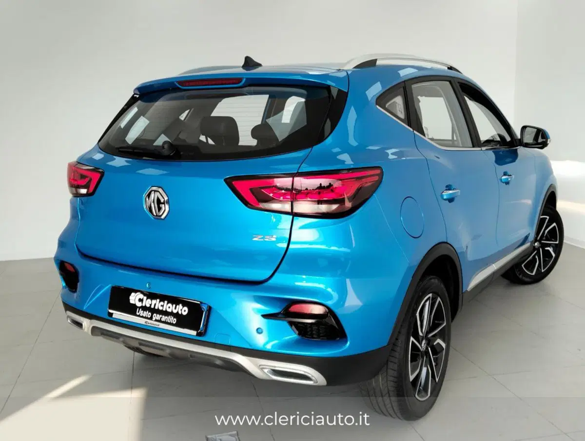 Mg ZS (2021-->) usata a Como (2)