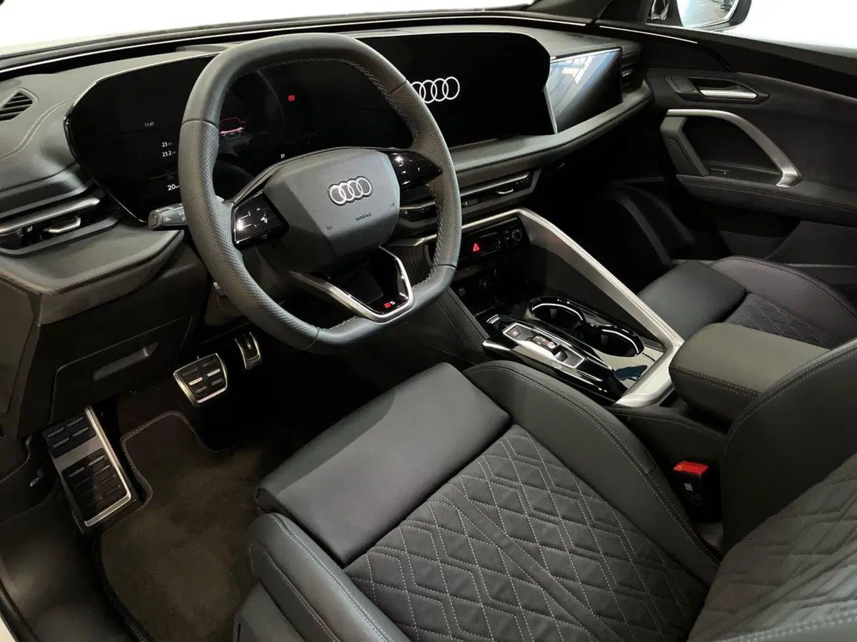 Audi Q5 Sportback nuova a Taranto (10)