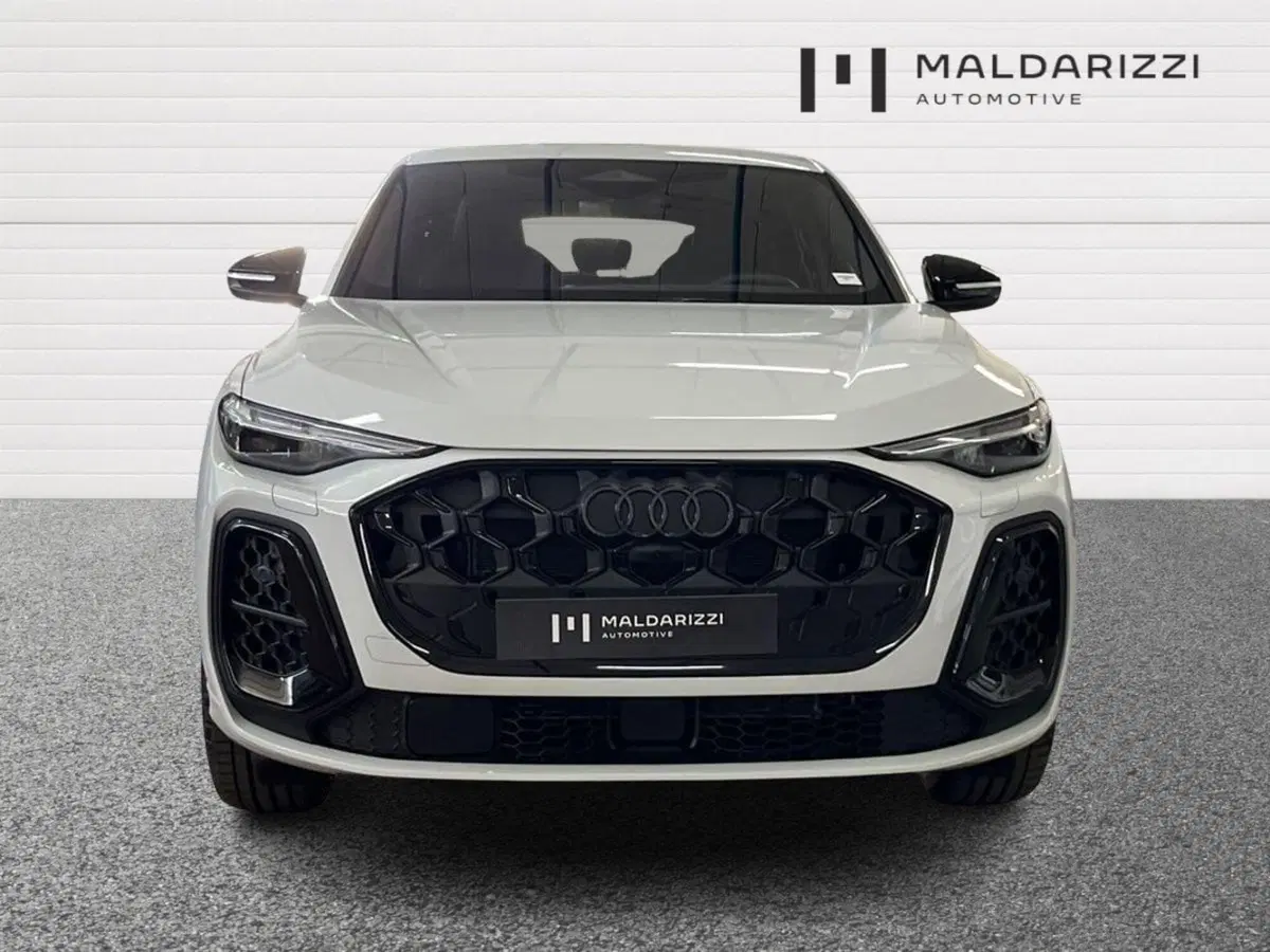 Audi Q5 Sportback nuova a Taranto (2)