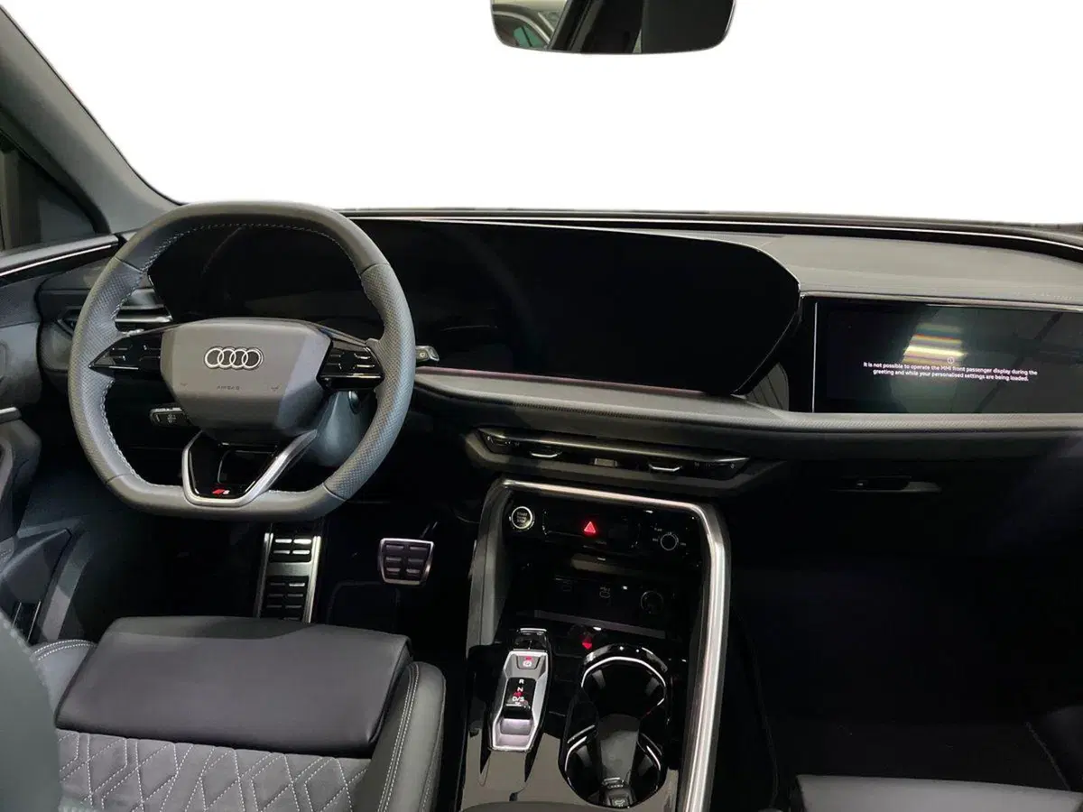 Audi Q5 Sportback nuova a Taranto (8)