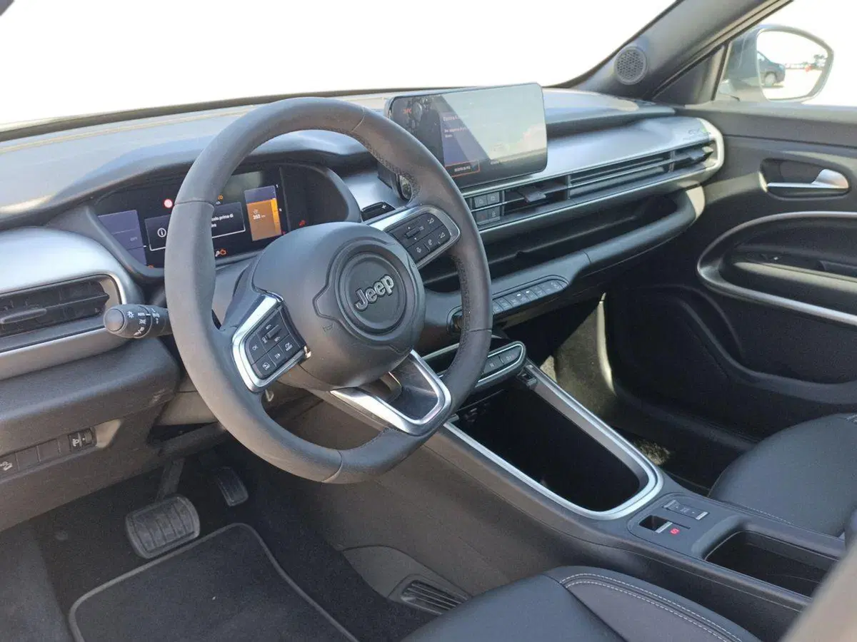 Jeep Avenger usata a Bari (10)