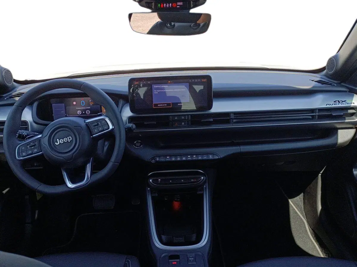 Jeep Avenger usata a Bari (8)