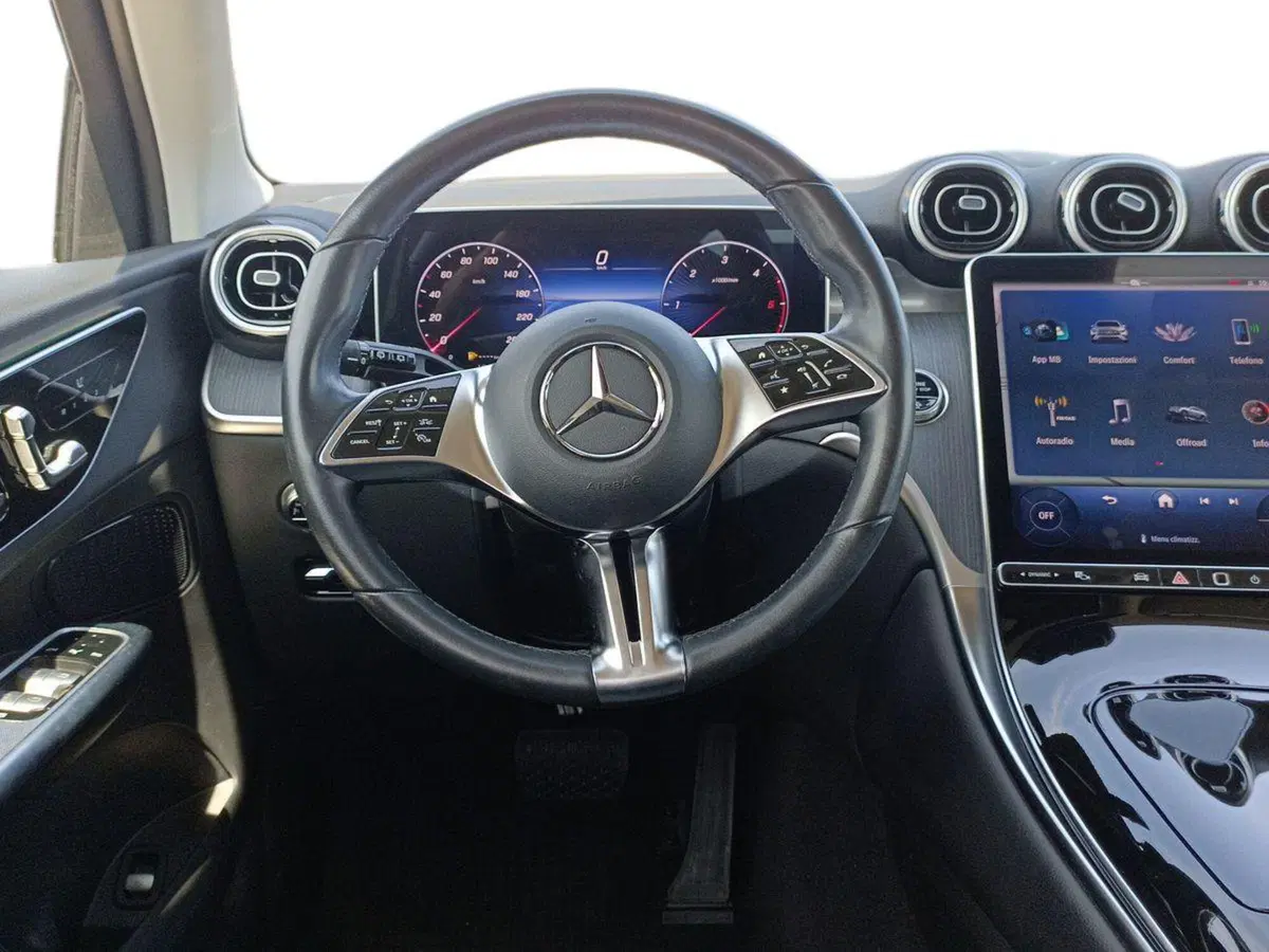 Mercedes-Benz GLC SUV usata a Bari (11)