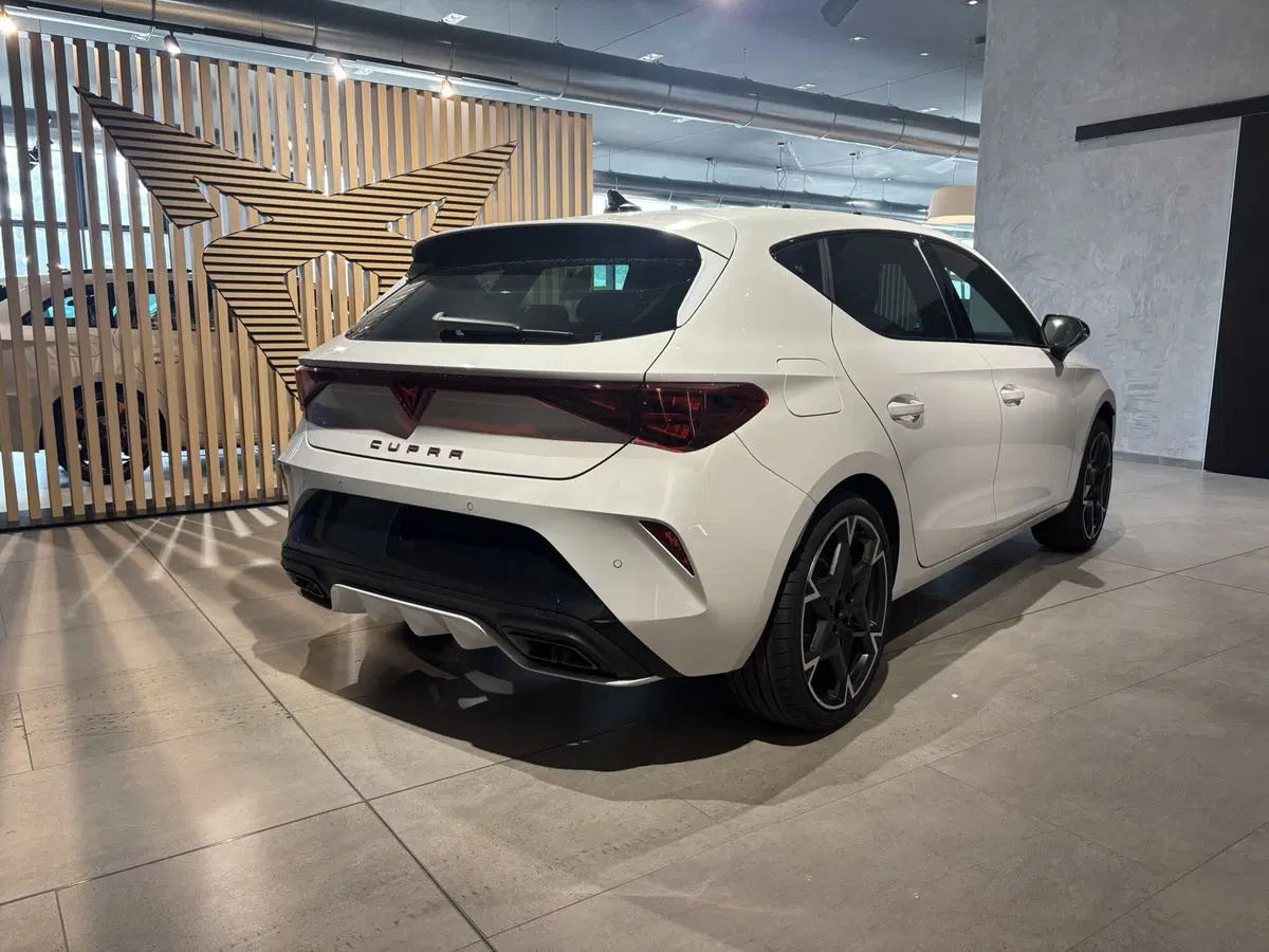 Cupra Leon nuova a Ferrara (5)