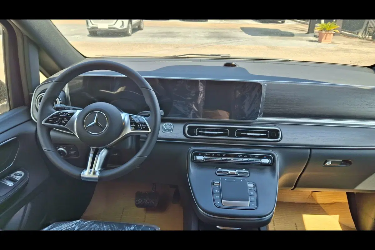 Mercedes-Benz Classe V nuova a Pescara (10)