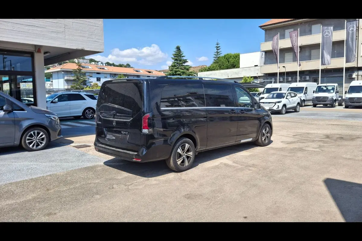 Mercedes-Benz Classe V nuova a Pescara (3)