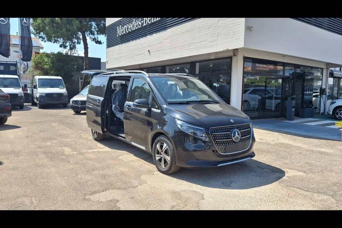 Mercedes-Benz Classe V nuova a Pescara (8)