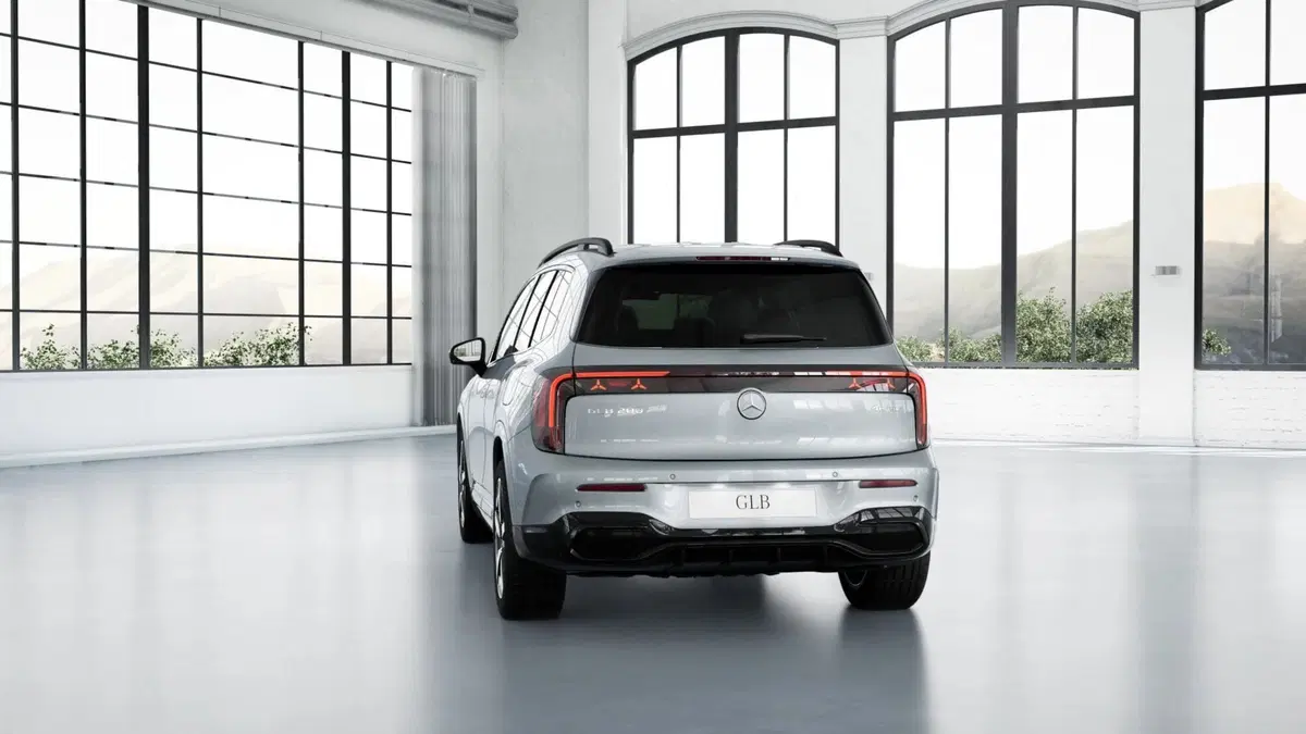 Mercedes-Benz GLB nuova a Pescara (4)