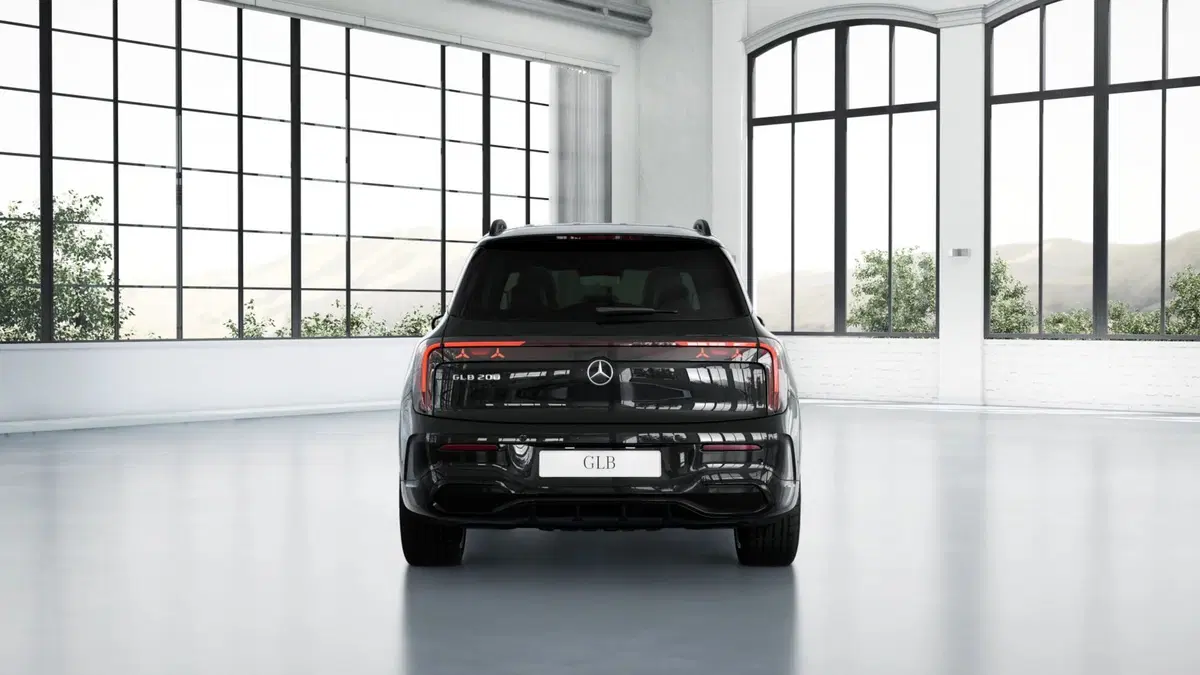 Mercedes-Benz GLB EQ nuova a Pescara (4)