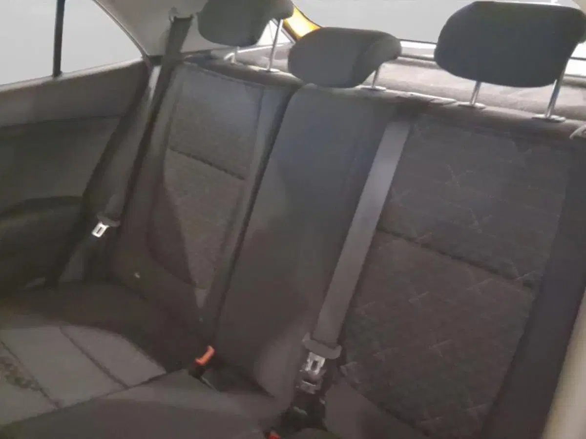 Kia Rio usata a Genova (10)