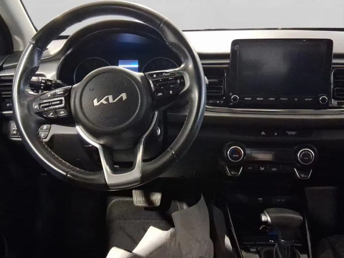Kia Rio usata a Genova (11)
