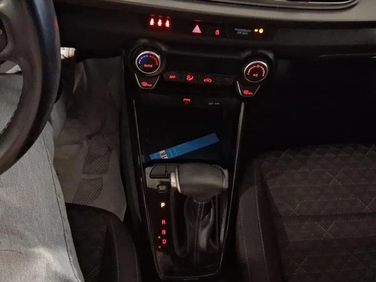 Kia Rio usata a Genova (16)