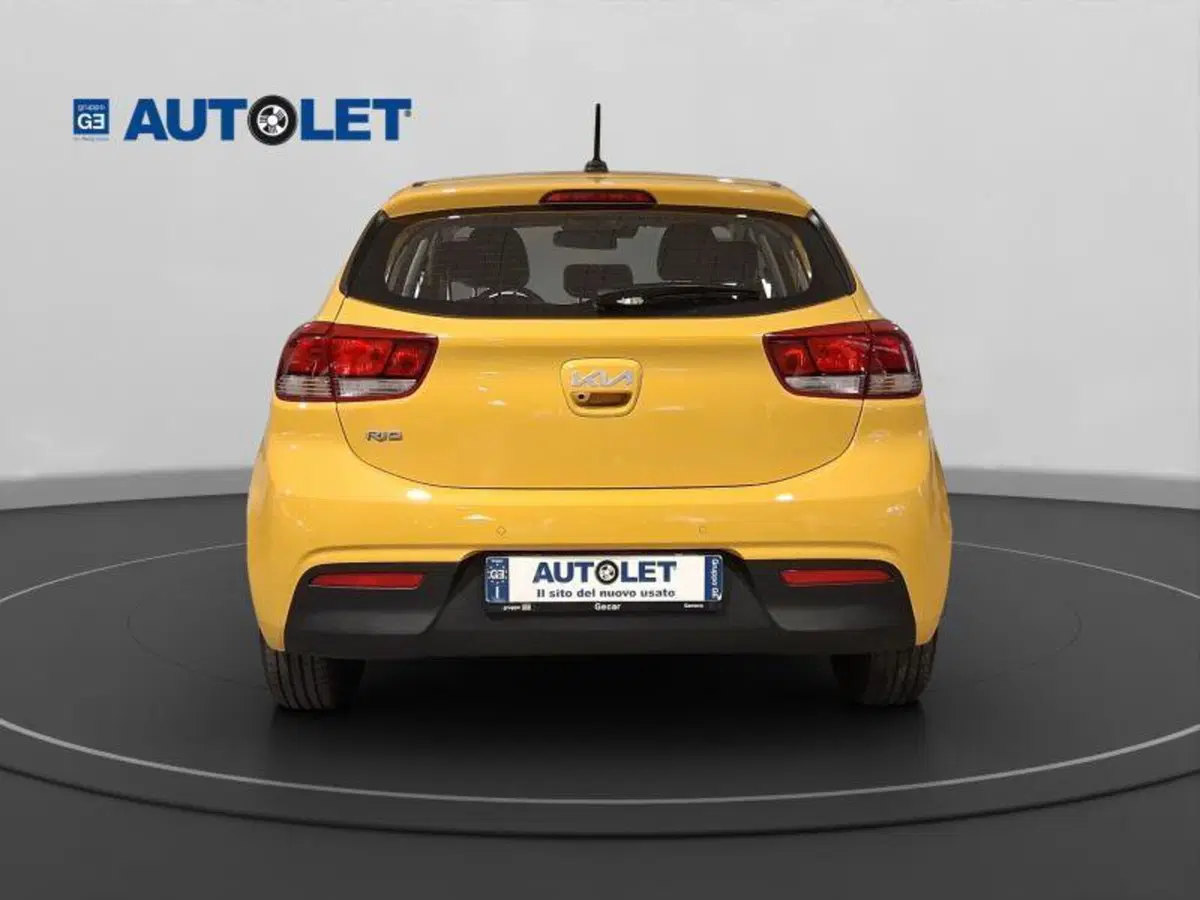 Kia Rio usata a Genova (6)