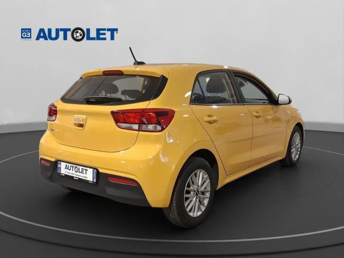 Kia Rio usata a Genova (7)
