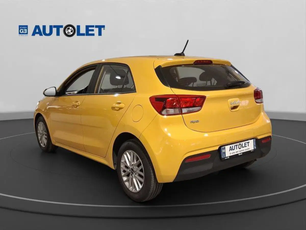 Kia Rio usata a Genova (8)