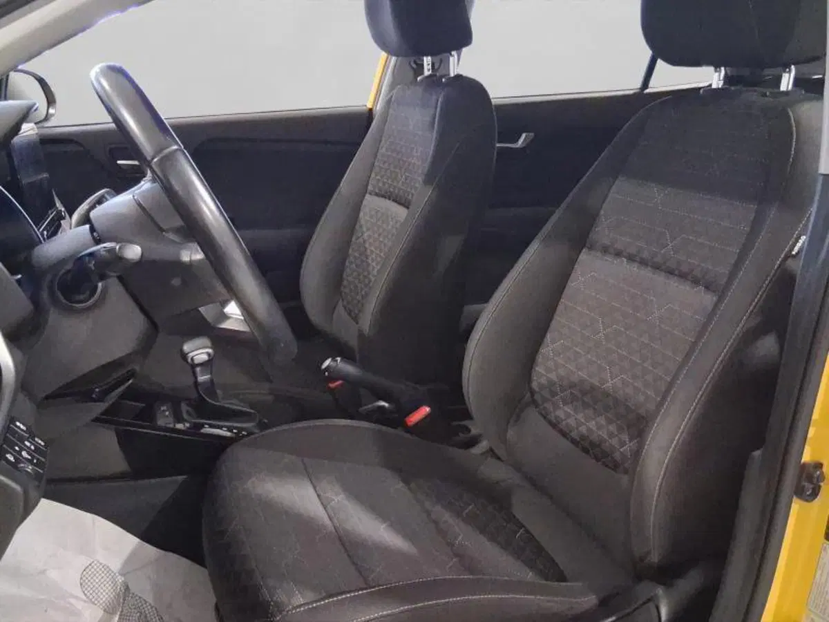 Kia Rio usata a Genova (9)