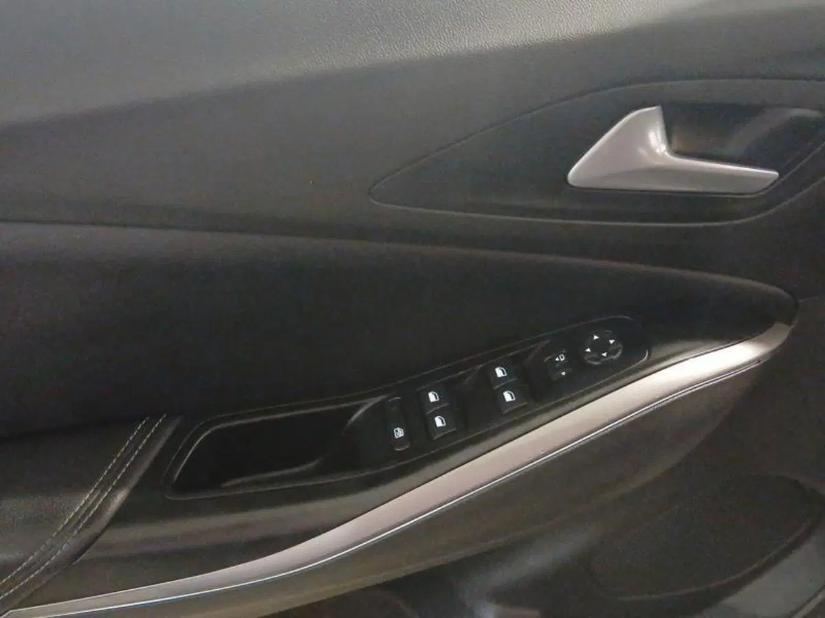 Opel Grandland usata a Genova (12)