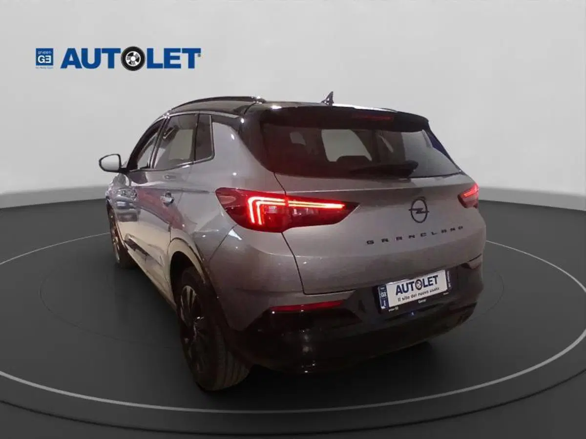 Opel Grandland usata a Genova (8)