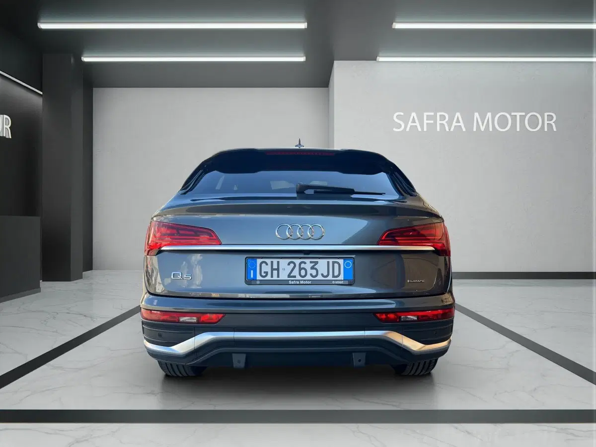 Audi Q4 Sportback usata a Cosenza (5)