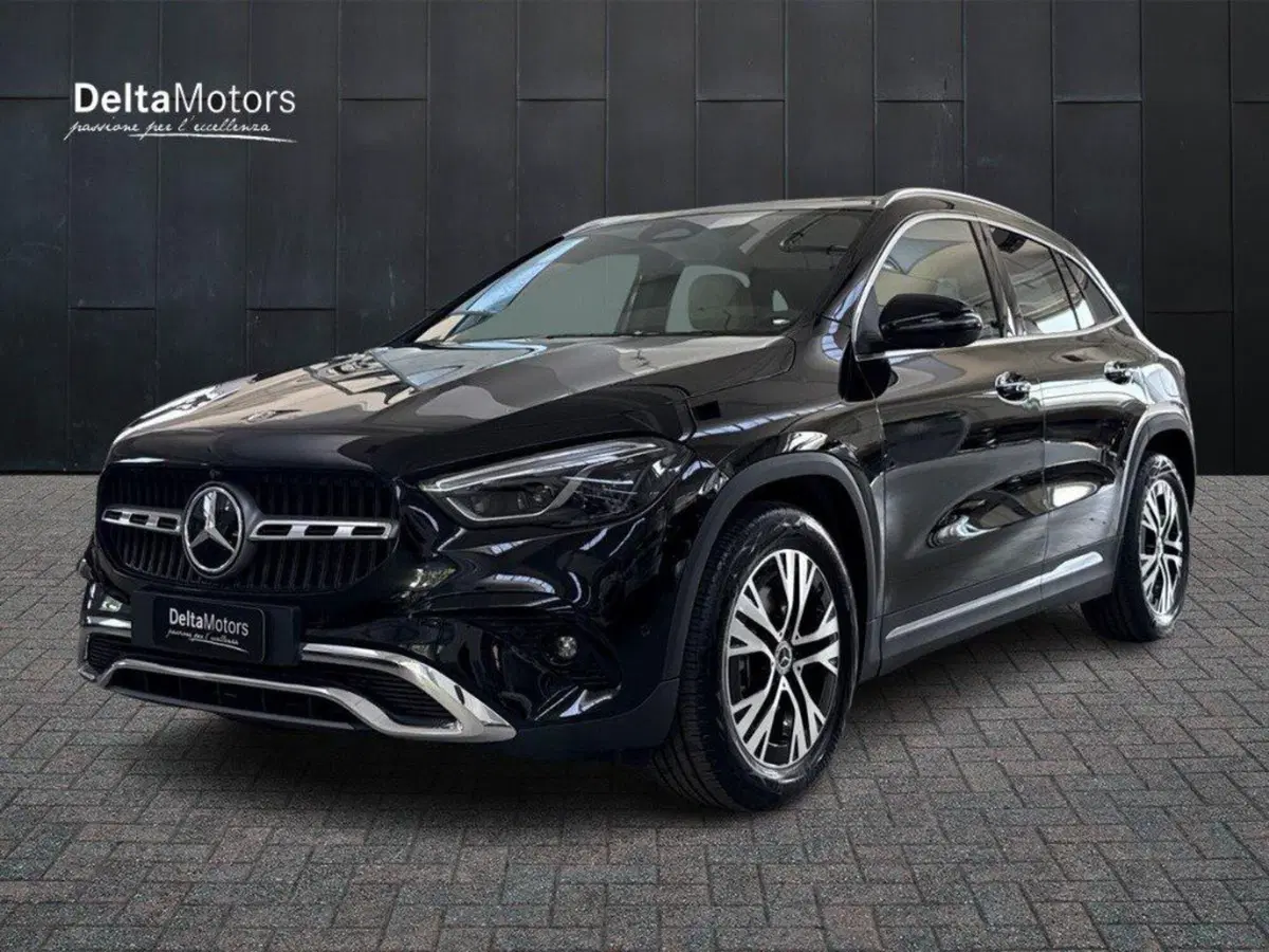 Mercedes-Benz GLA SUV nuova a Rimini