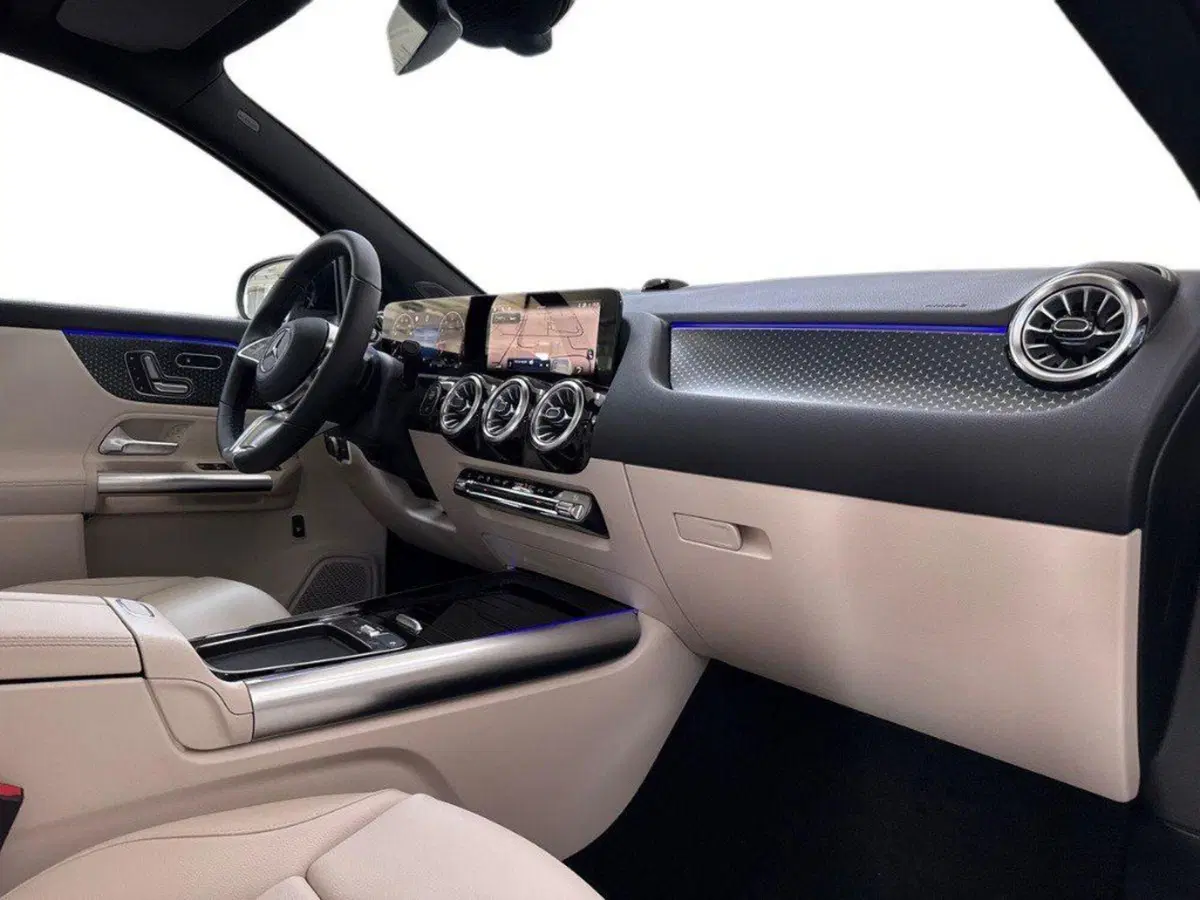 Mercedes-Benz GLA SUV nuova a Rimini (12)