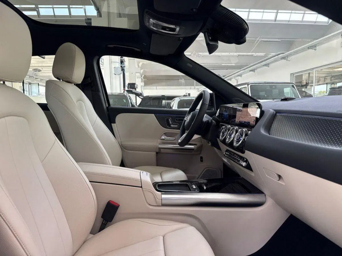 Mercedes-Benz GLA SUV nuova a Rimini (14)
