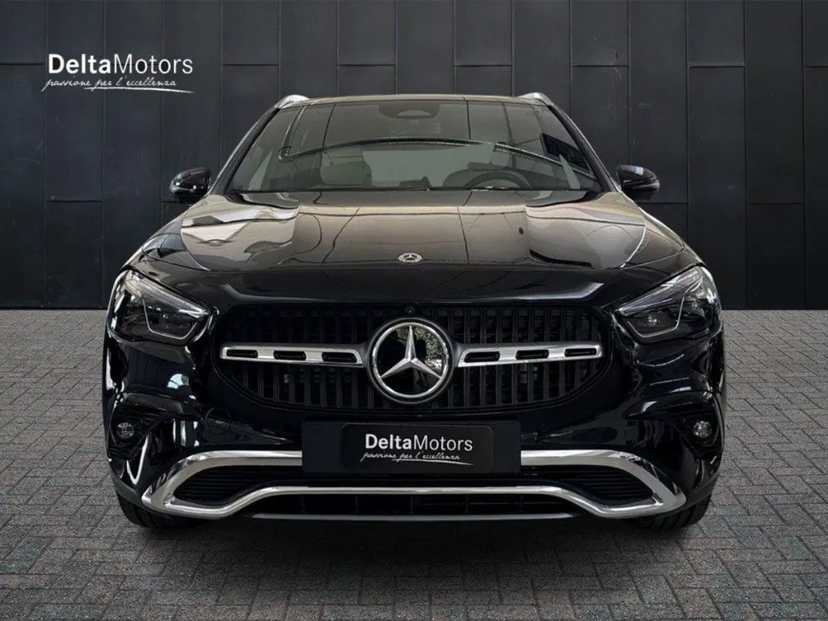 Mercedes-Benz GLA SUV nuova a Rimini (6)