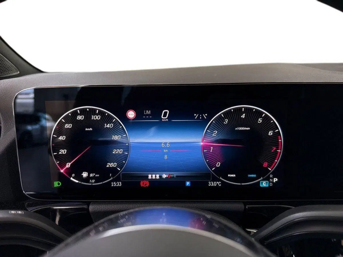Mercedes-Benz GLA SUV nuova a Rimini (9)