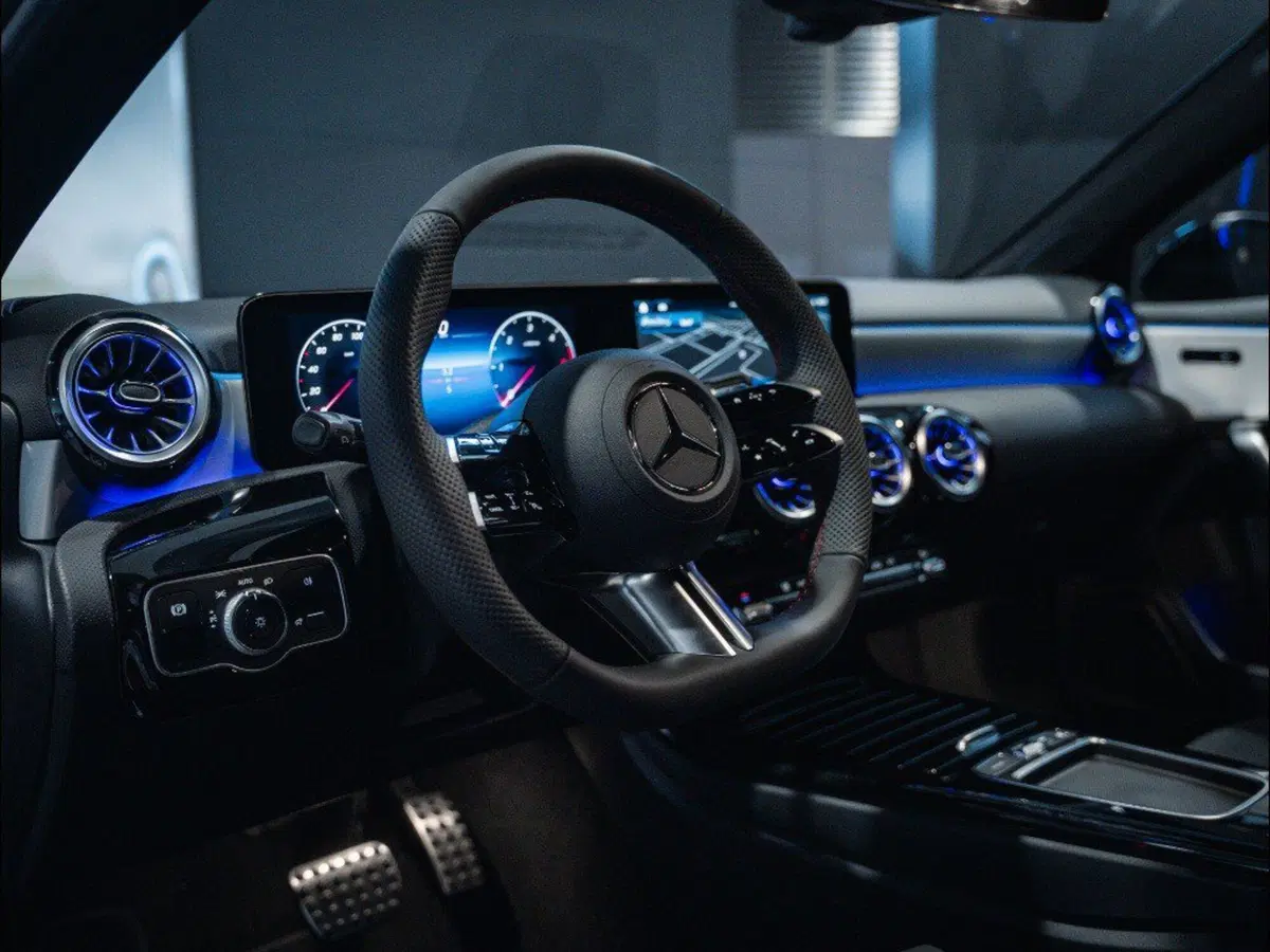 Mercedes-Benz Classe A Sedan nuova a Ancona (15)