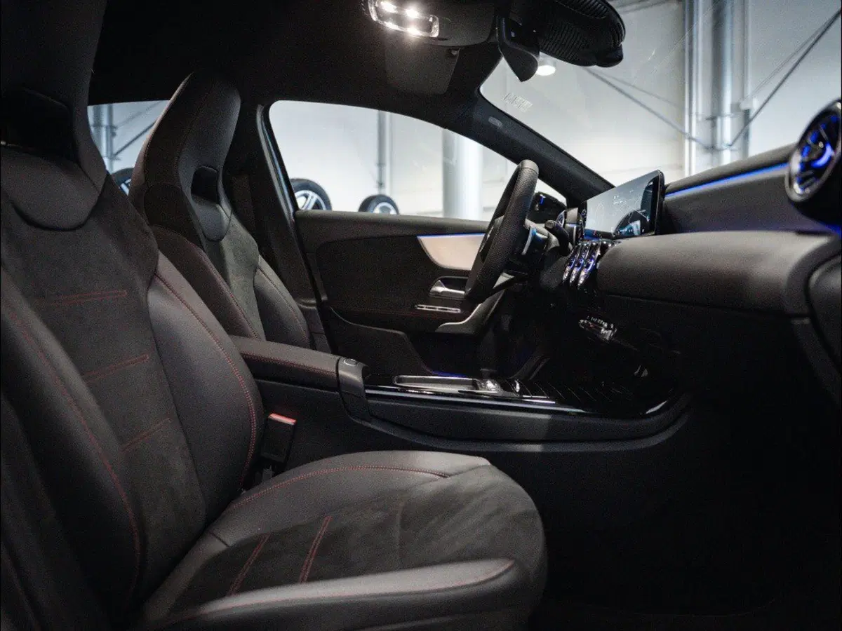 Mercedes-Benz Classe A Sedan nuova a Ancona (6)