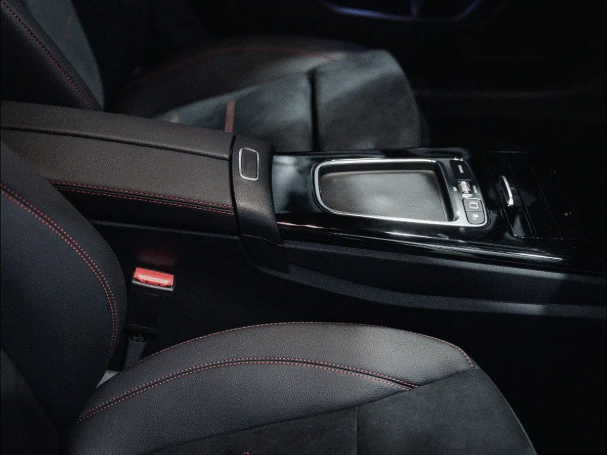 Mercedes-Benz Classe A Sedan nuova a Ancona (7)