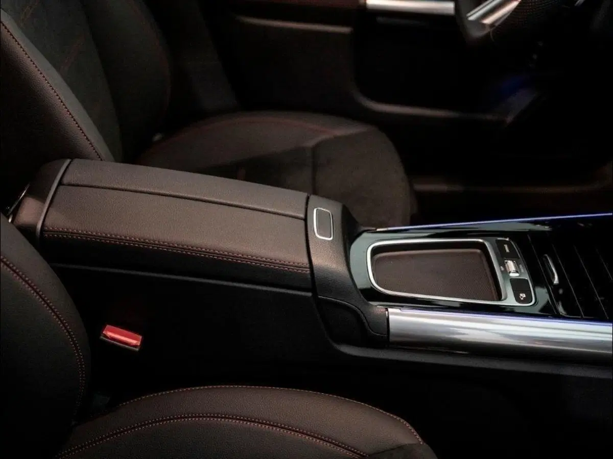 Mercedes-Benz GLA SUV nuova a Ancona (20)