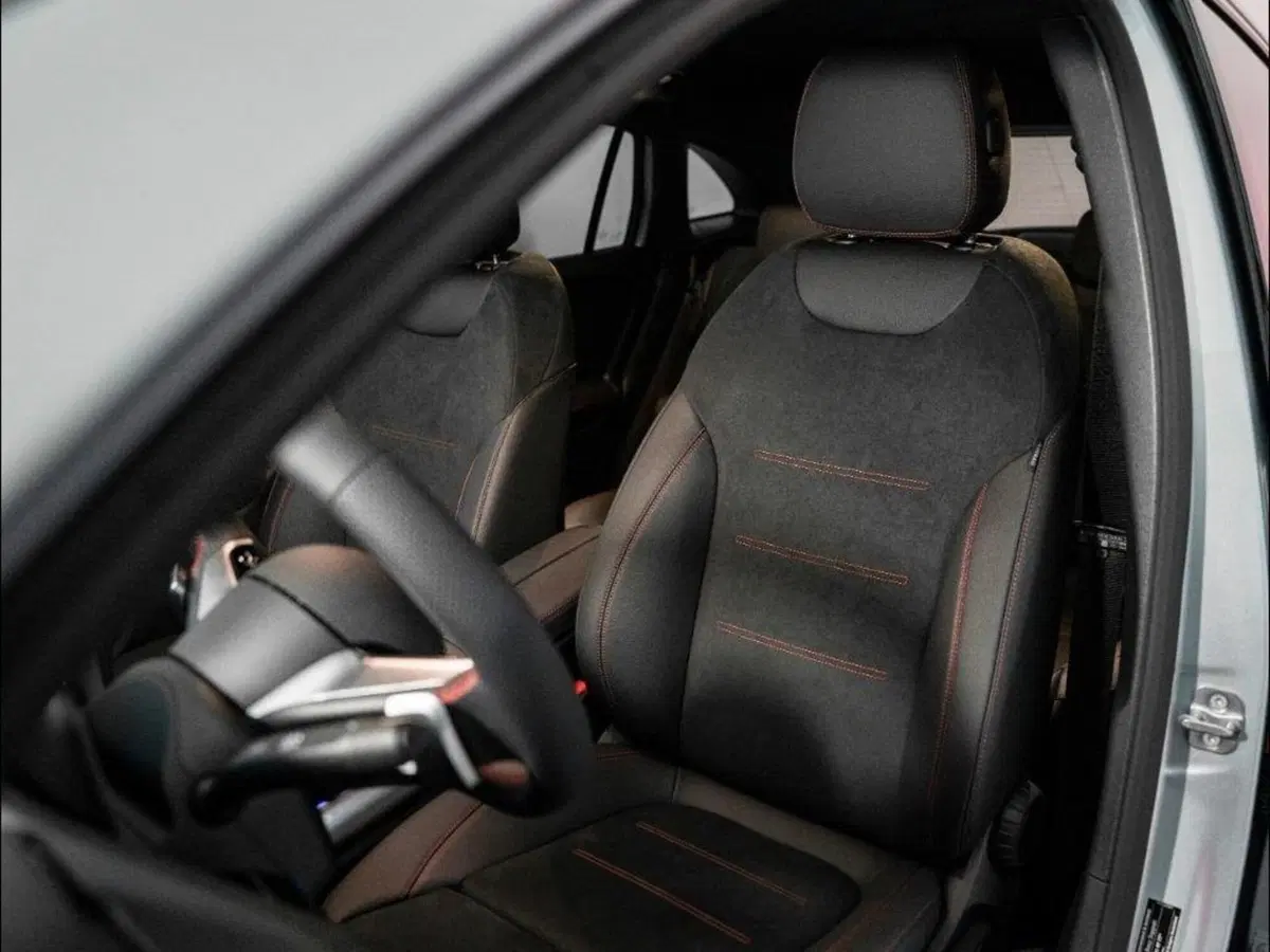Mercedes-Benz GLA SUV nuova a Ancona (14)