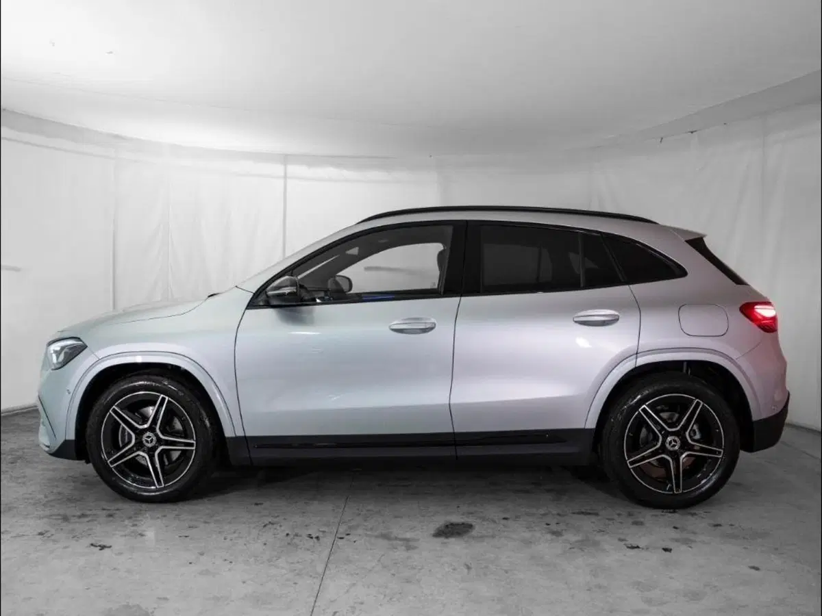 Mercedes-Benz GLA SUV nuova a Ancona (2)