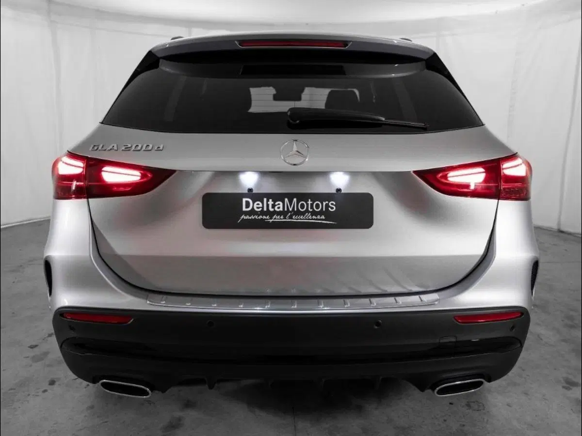 Mercedes-Benz GLA SUV nuova a Ancona (3)