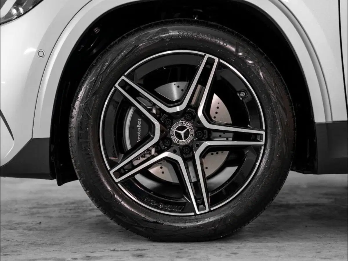 Mercedes-Benz GLA SUV nuova a Ancona (7)
