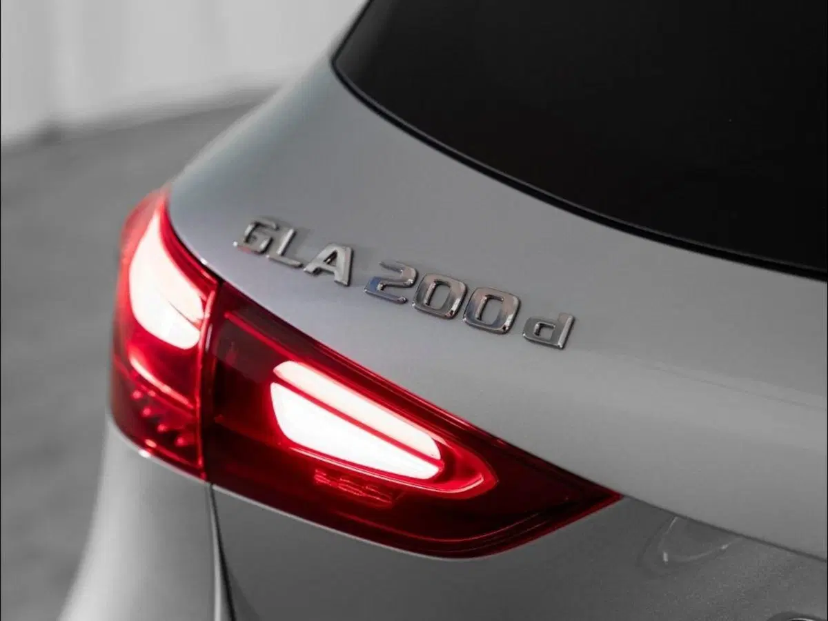 Mercedes-Benz GLA SUV nuova a Ancona (9)