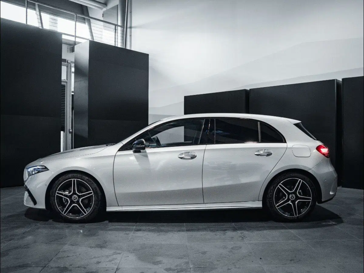 Mercedes-Benz Classe A Sedan nuova a Ancona (2)