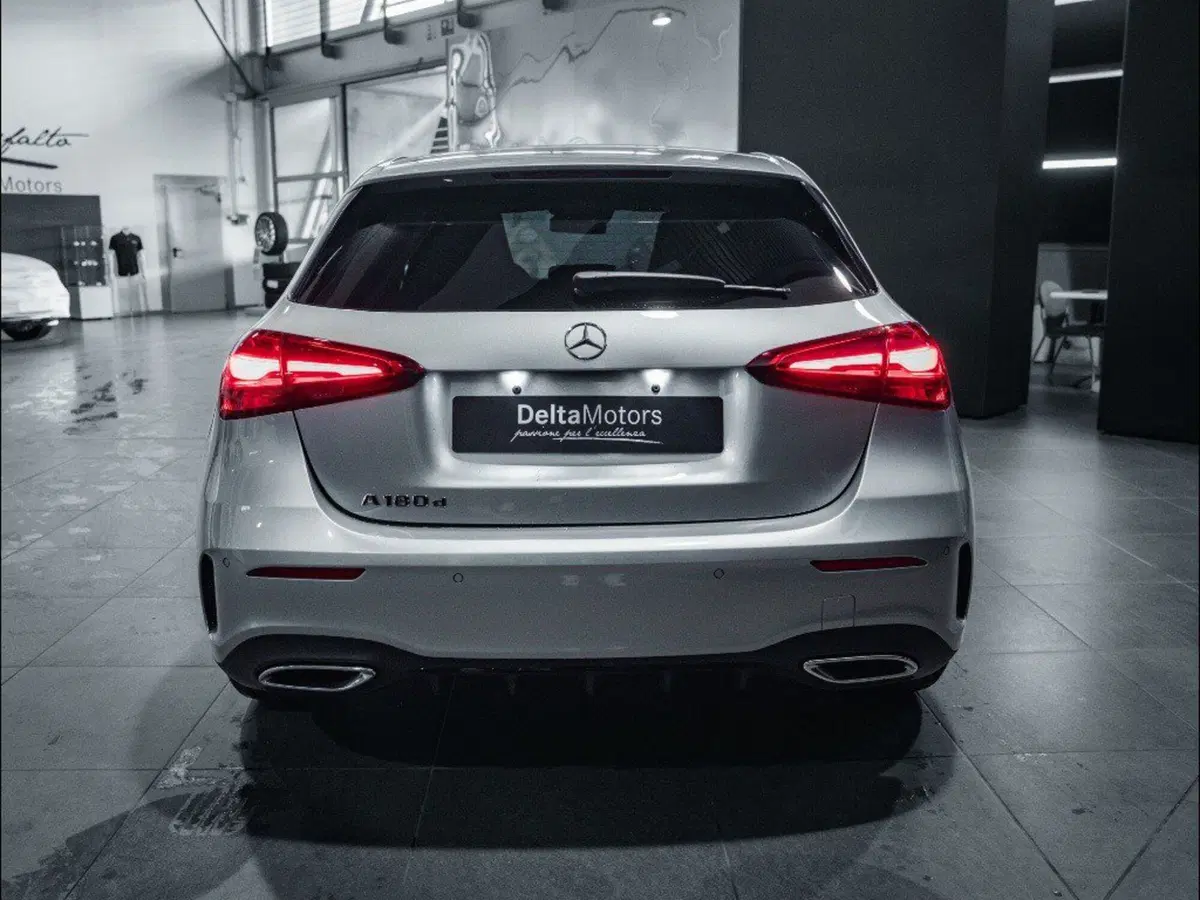 Mercedes-Benz Classe A Sedan nuova a Ancona (3)