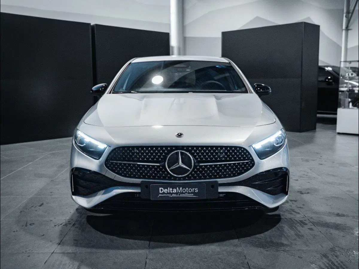 Mercedes-Benz Classe A Sedan nuova a Ancona (5)