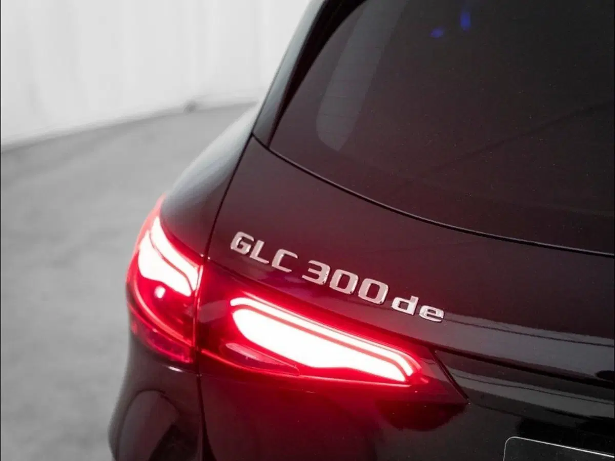 Mercedes-Benz GLC SUV nuova a Ancona (9)