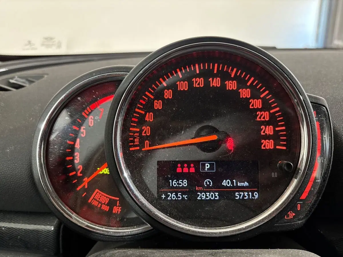 MINI Mini Clubman usata a Torino (11)