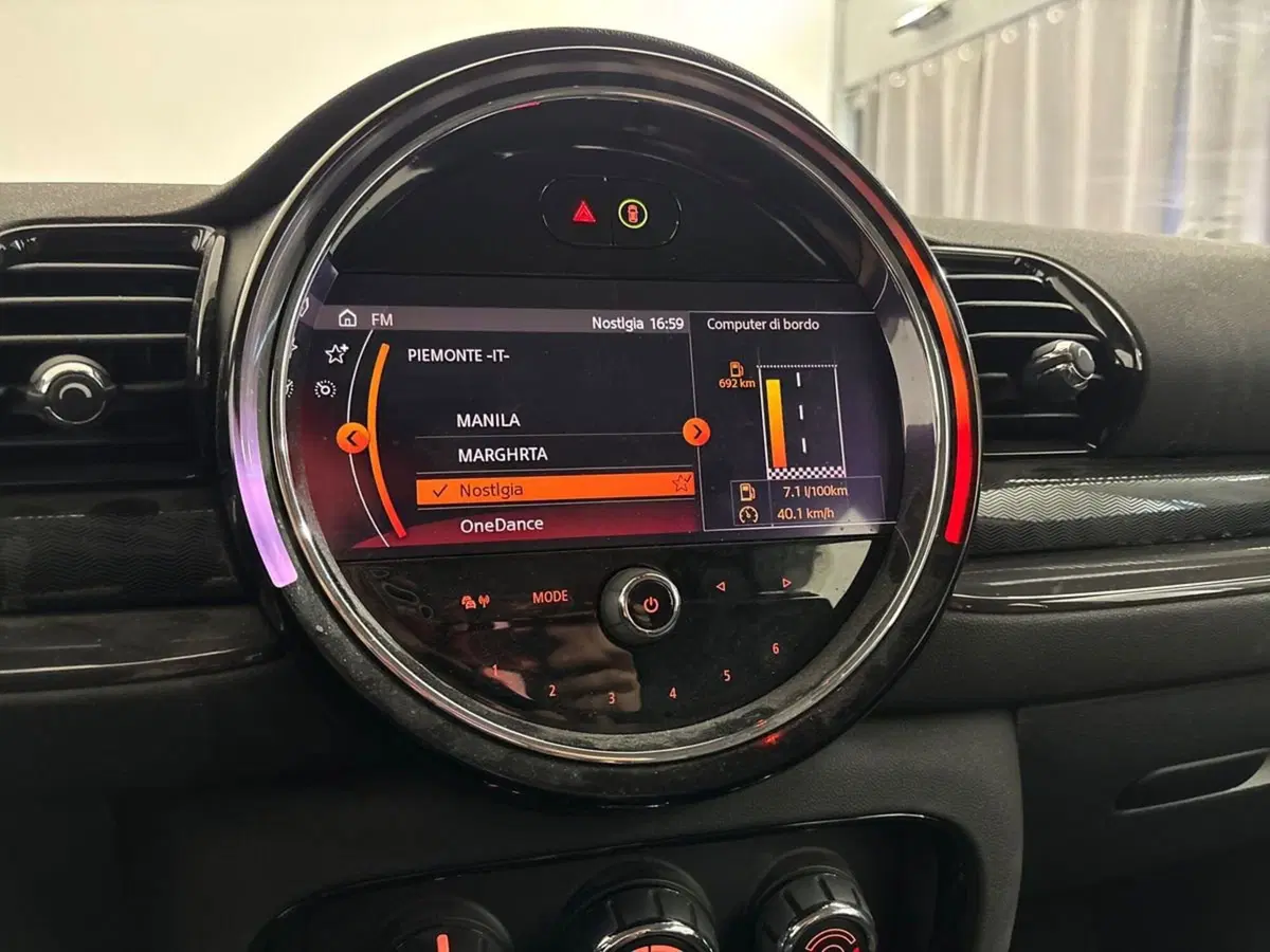 MINI Mini Clubman usata a Torino (15)