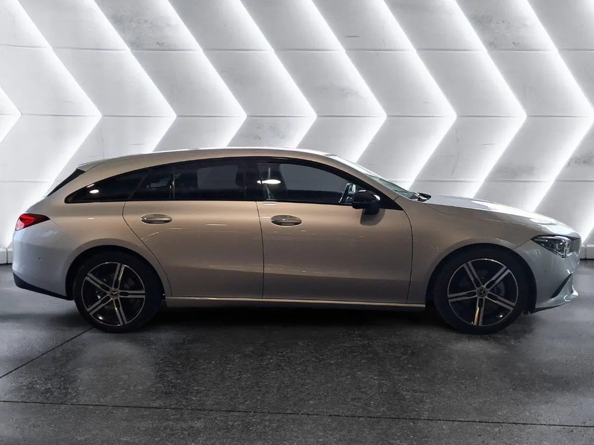 Mercedes-Benz CLA Shooting Brake usata a Salerno (4)