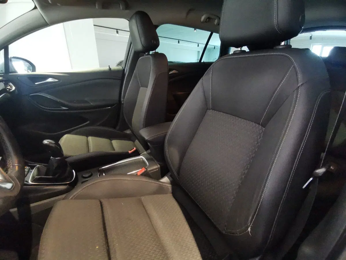 Opel Astra Station Wagon usata a Brindisi (9)