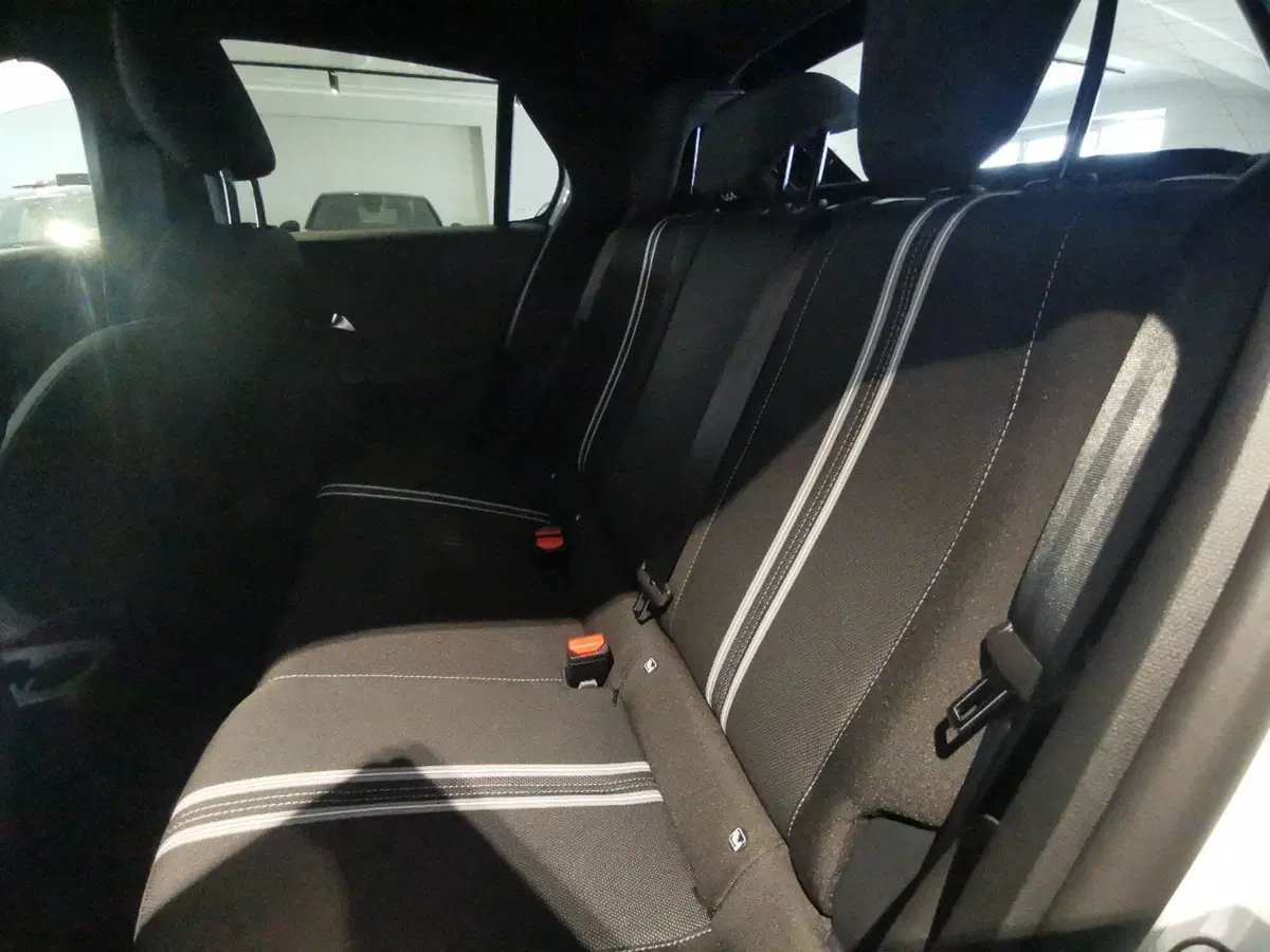 Opel Corsa nuova a Taranto (11)