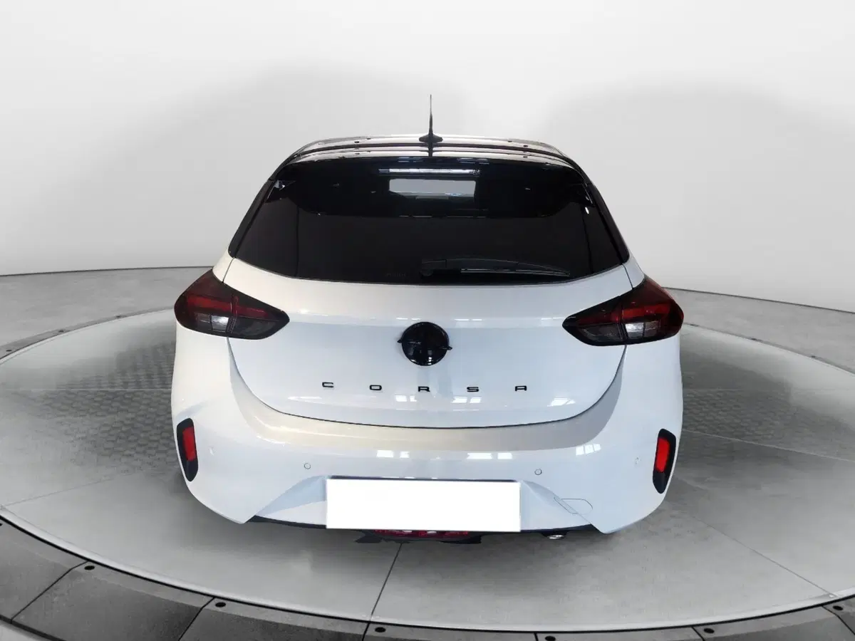 Opel Corsa nuova a Taranto (5)